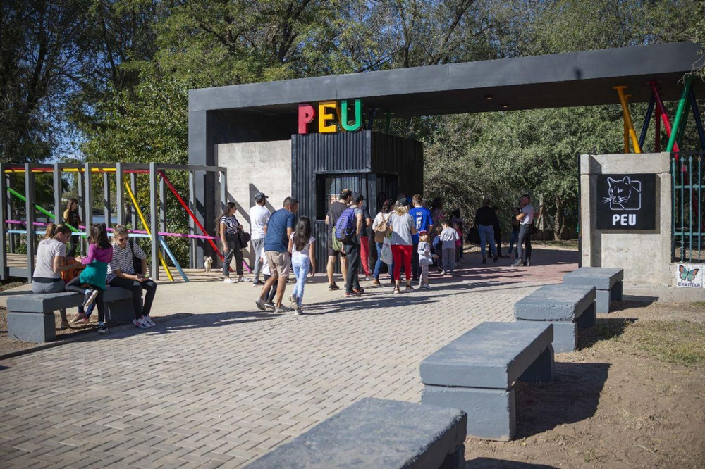 Chocó contra el Parque Ecológico, provocó daños y se dio a la fuga: piden ayuda para identificarlo