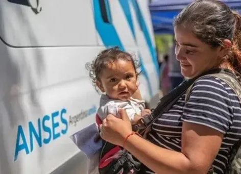 Es oficial el aumento para las asignaciones familiares: cuánto suben y a quiénes alcanza