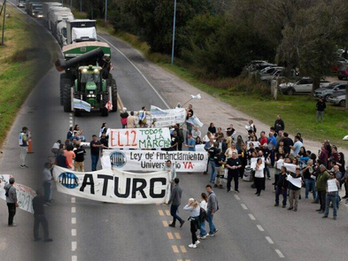 Reclamo en la UNRC: estudiantes cortaron la Ruta 36 por el financiamiento universitario