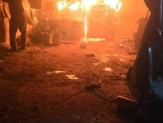 Se prendió fuego un taller de motos y las pérdidas fueron totales