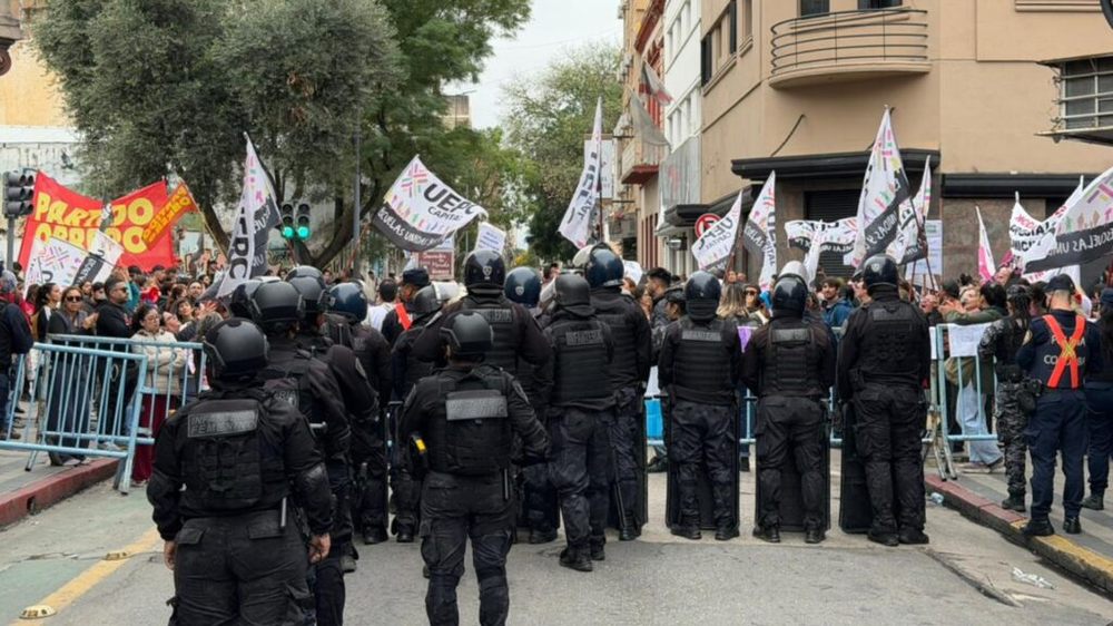 UEPC aceptó la oferta salarial tras una asamblea con incidentes