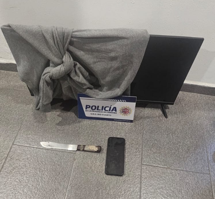 Lo atraparon con lo robado y un arma blanca en plena calle