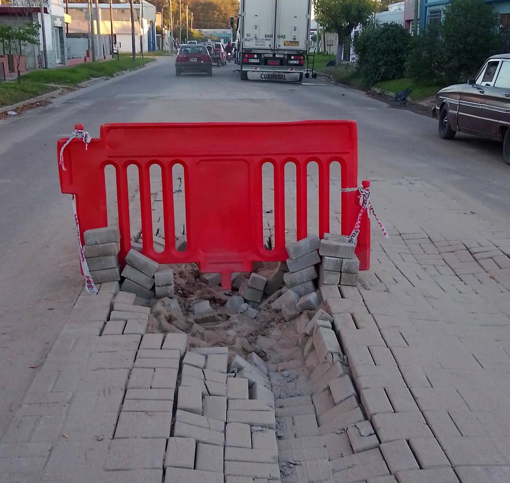 Arreglaron un bache… pero ahora el problema es peor