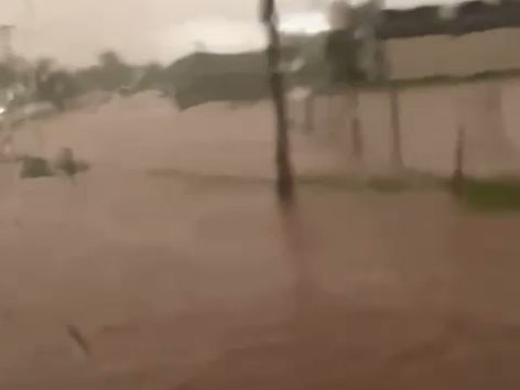 Calles bajo agua y viviendas afectadas: el impacto del temporal en Colonia Tirolesa
