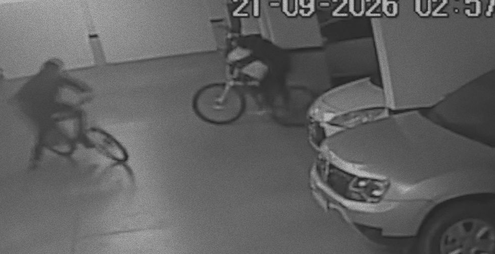 Los “levantaportones” no dan tregua: Telediario registró una decena de robos en cocheras durante 2026
