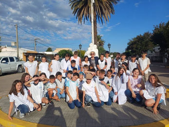 Del archivo al patrimonio vivo: una escuela que rescató la historia del monumento a la madre