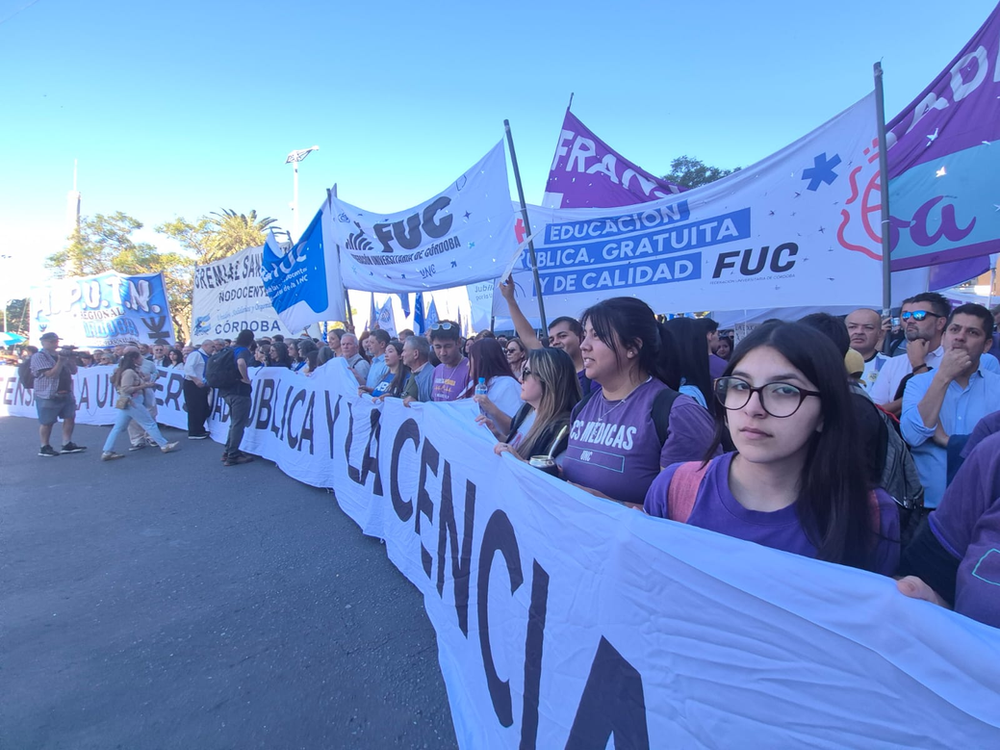 Córdoba marcha en defensa de la universidad pública y contra el ajuste nacional