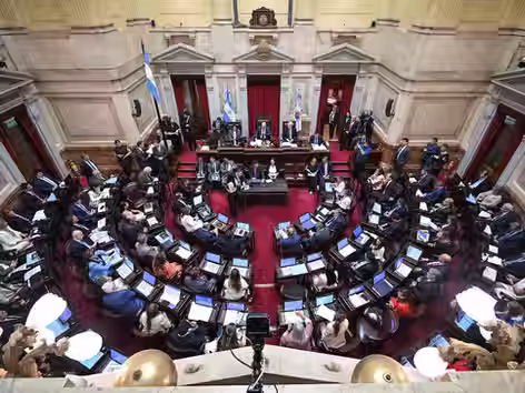 Senadores cobrarán más de $11 millones tras nuevo aumento salarial