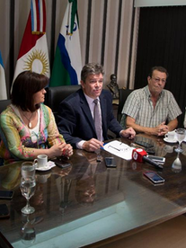 Una foto en la que se pusieron todos, pero no alcanzó