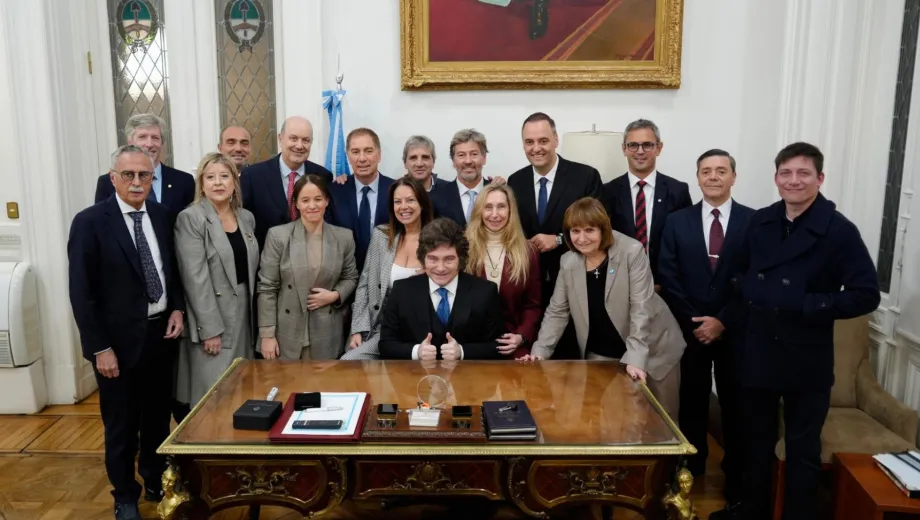 Milei reúne a su gabinete en medio de la presión interna por el caso Adorni
