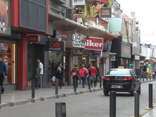 Comerciantes afectados por el “falso feriado”: locales abiertos con escasa concurrencia