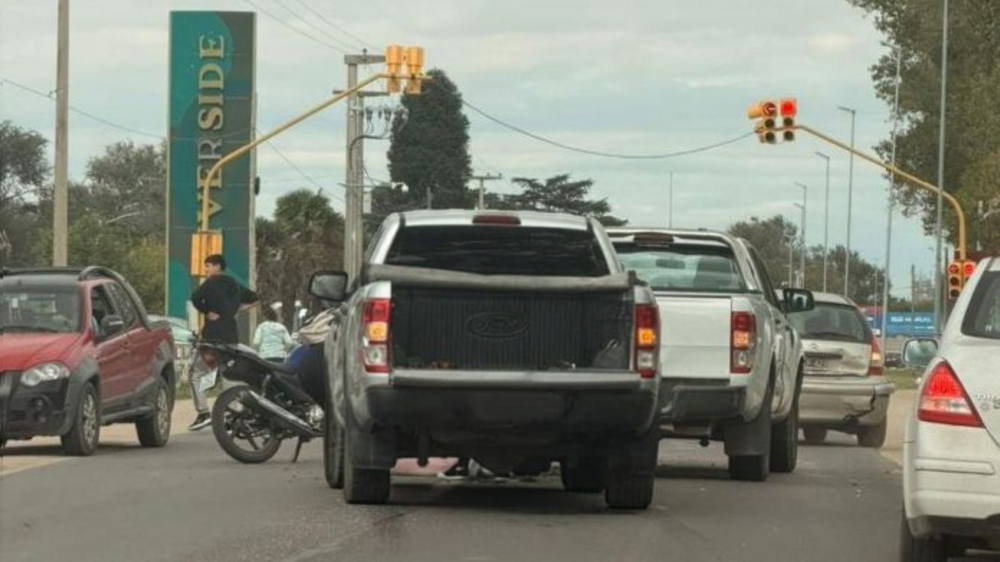 Choque en cadena: tres vehículos involucrados y dos heridos