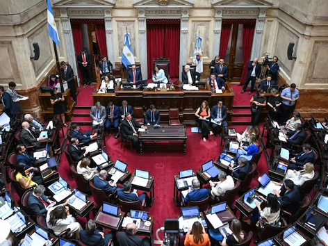 Media sanción para la reforma laboral: cambian vacaciones, despidos y horas extras