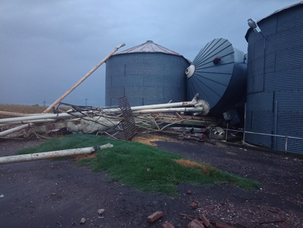 Impactante: un fuerte temporal arrasó una planta de acopio en el sur de Santa Fe