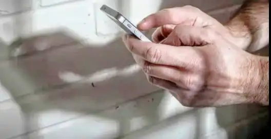 Bloquearán celulares en cárceles federales para frenar estafas y amenazas desde prisión