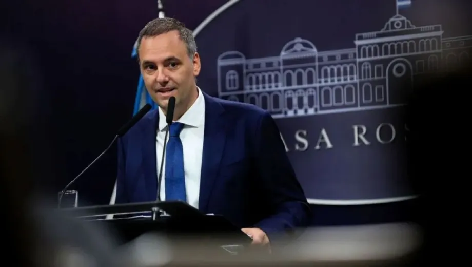 Adorni debuta en Diputados con 5.000 preguntas y un ajuste que golpea la inversión