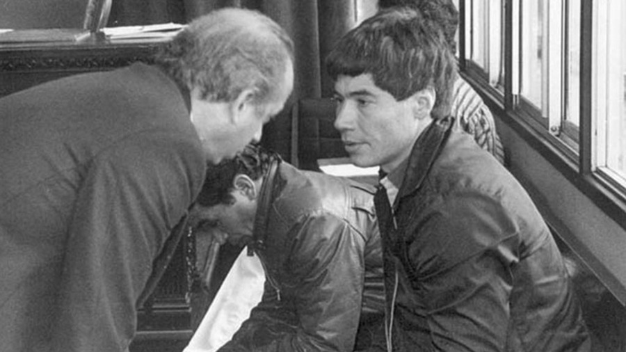 SALINAS Y EL PASADO QUE SIEMPRE VUELVE