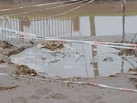 Un pozo peligroso que no deja de crecer desde hace tres meses