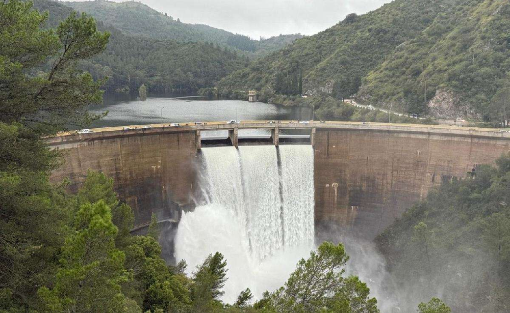 Lluvias sin freno: embalses llenos y apertura de válvulas en toda la provincia
