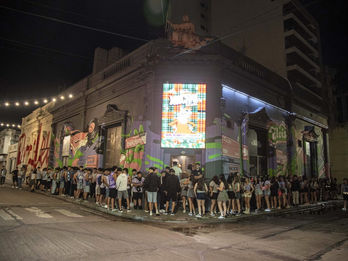 Una noche con 1500 jóvenes y un operativo clave para evitar el descontrol