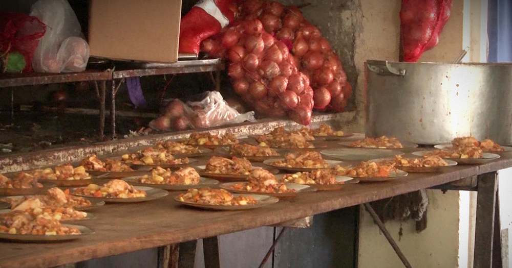 Cada vez más jubilados buscan un plato de comida y hay lista de espera de más de 50 personas