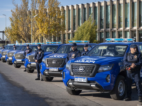Prunotto entregó móviles policiales en Río Cuarto y marcó diferencias con la nación