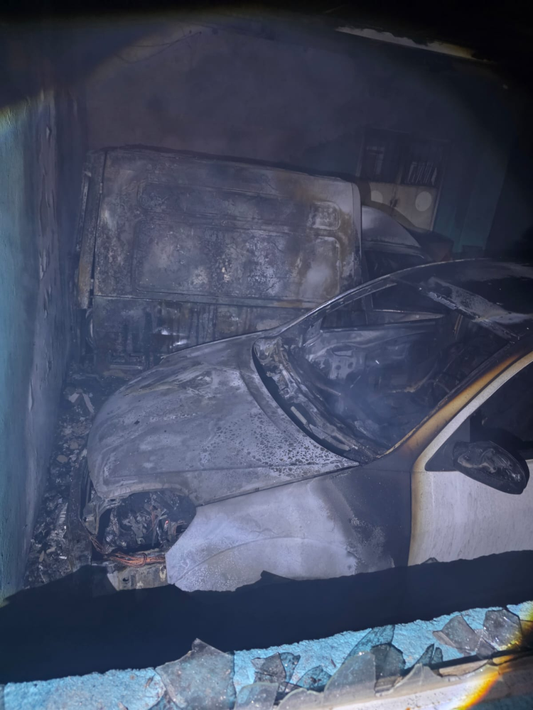 Investigan en presunto incendio intencional en una concesionaria del sur de la ciudad