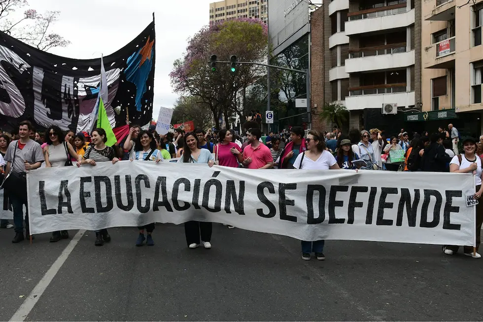 El ajuste no se detiene: advierten que las universidades perdieron hasta 40% del salario real docente