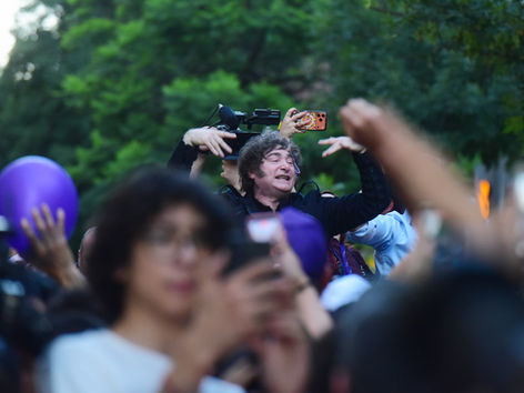 Milei llega a Córdoba y asiste al festival de Jesús María sin recepción del Gobierno Provincial