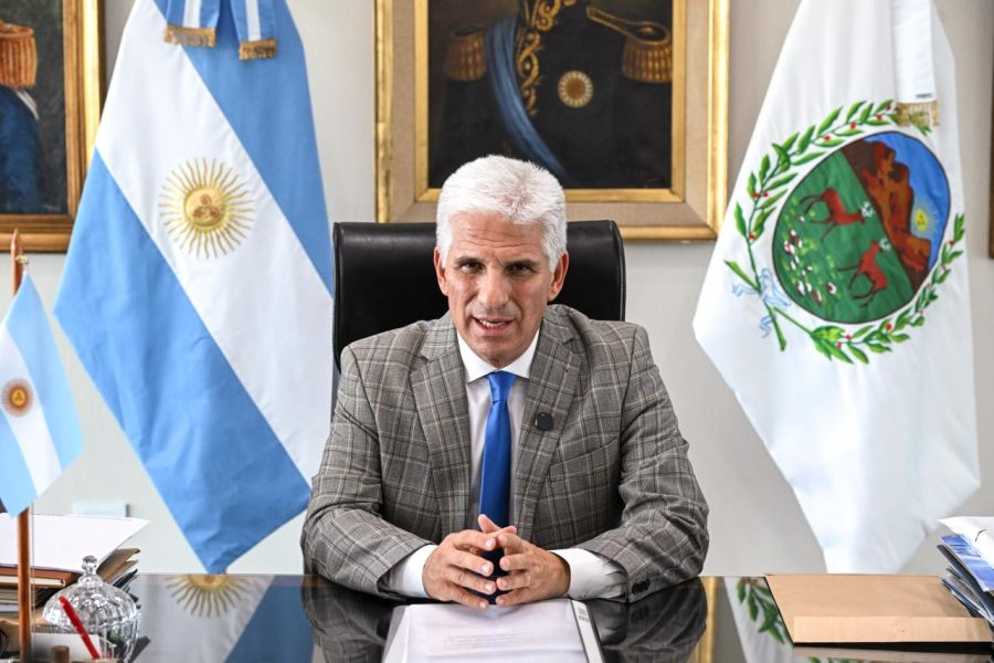 El gobernador de San Luis pidió la renuncia a todo su gabinete