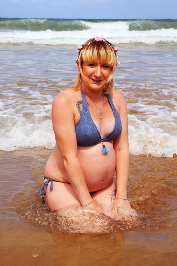 summer beach maternity mum