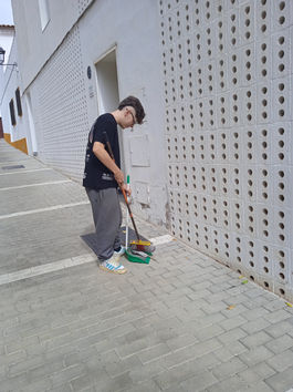 CLEAN YOUR NEIGHBORHOOD