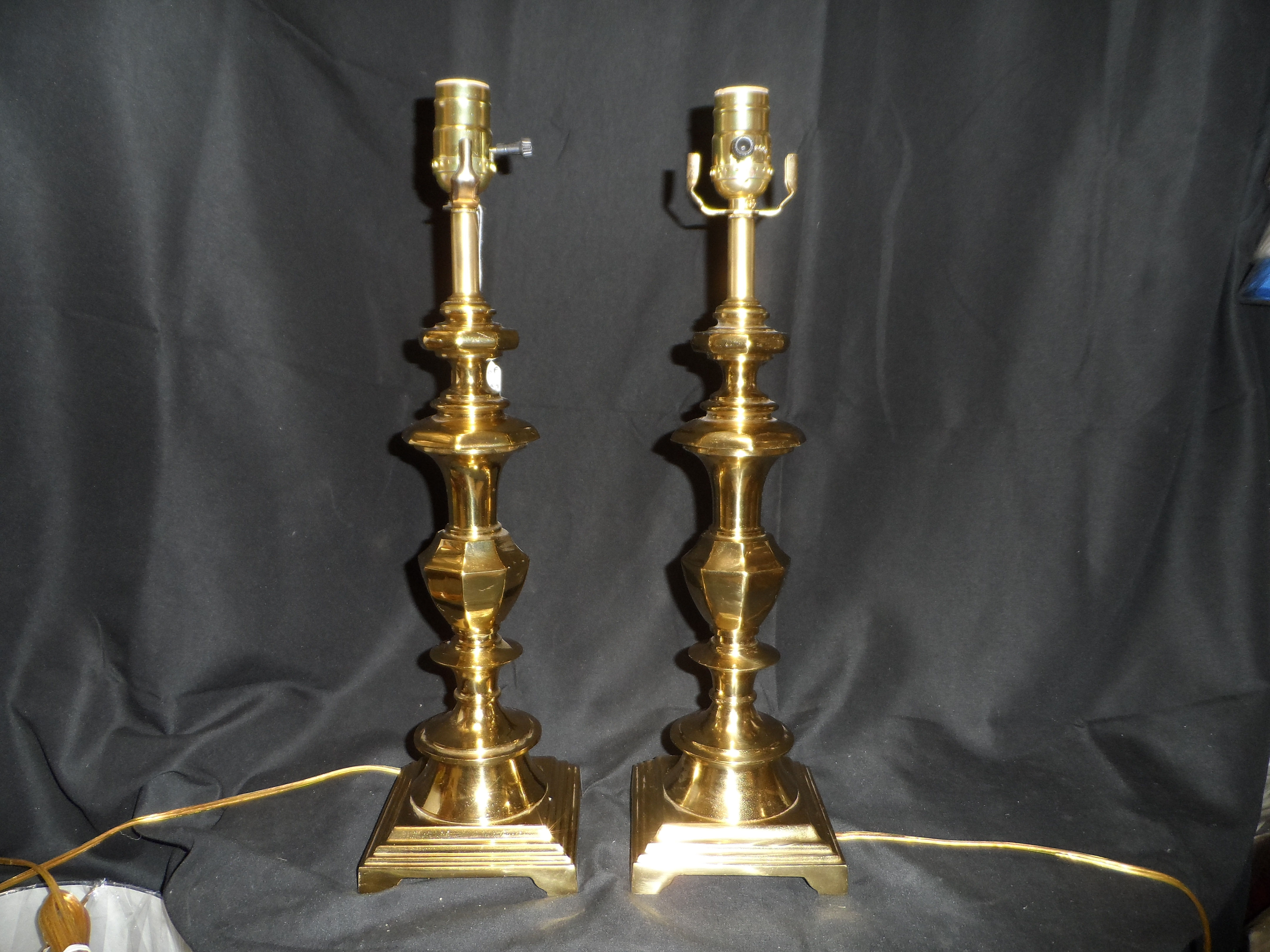 Pair of mid-century modern brass table lamp with decorative urn-shaped section