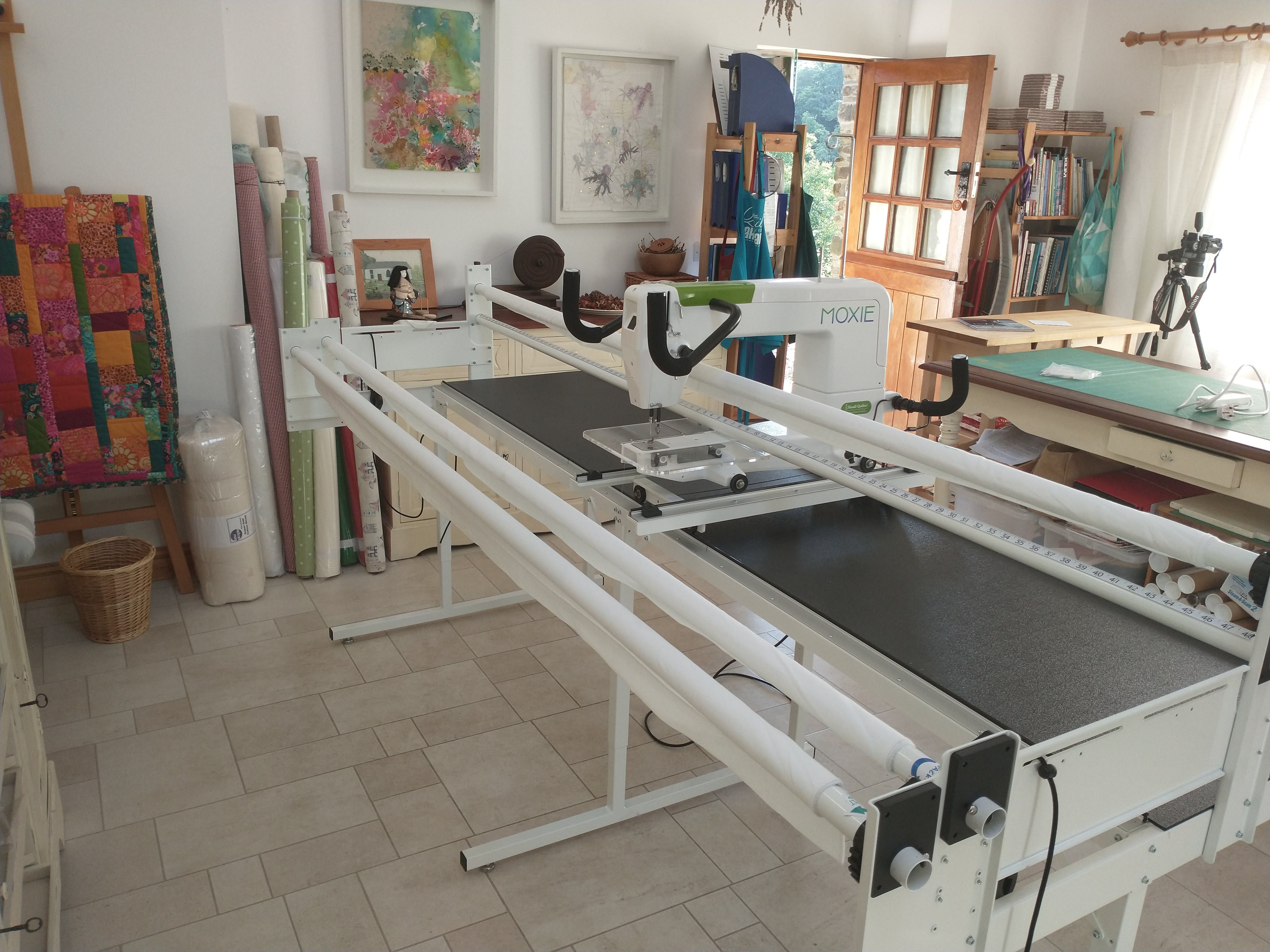SOLD! Handi Quilter Moxie 15" Longarm with 8' Loft Frame