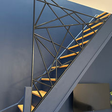 Fabrication sur mesure et installation d'un garde corps design en acier Vichy Allier Auvergne CGS Soudure