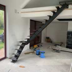 Fabrication sur mesure et installation d'un escalier design en acier à Vichy Allier Auvergne CGS Soudure