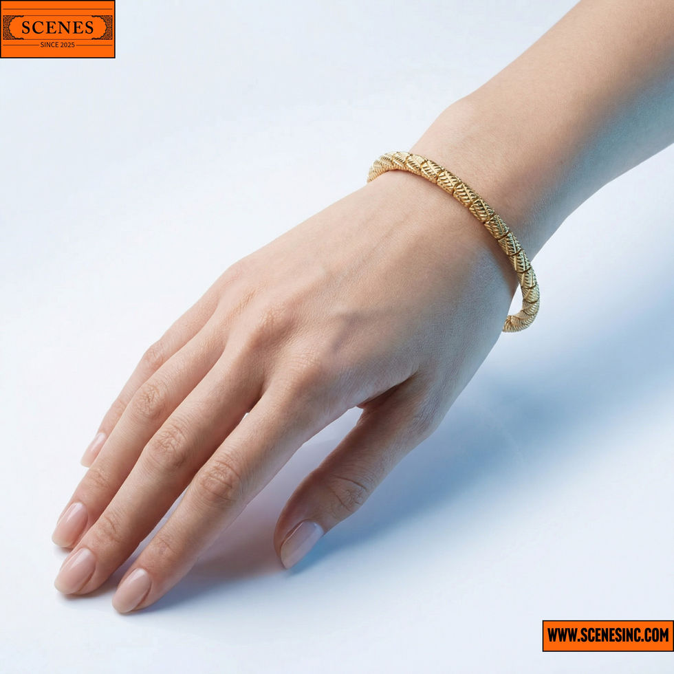 hand of a model showing Royal Kada 1