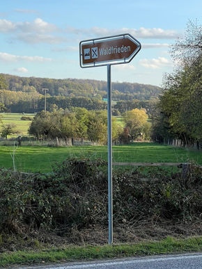 Waldfrieden Wegweiser.JPEG