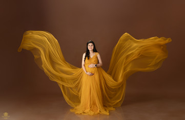 Maternity photoshoot package bhopal cost, Dheer's Photography
