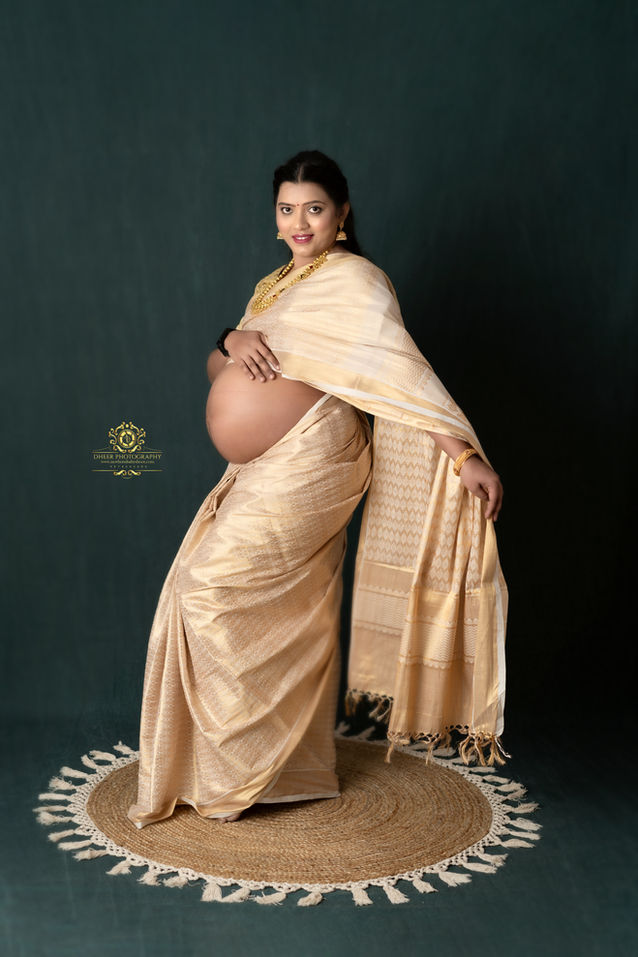 Maternity photoshoot in Bhopal, Dheer's Photography