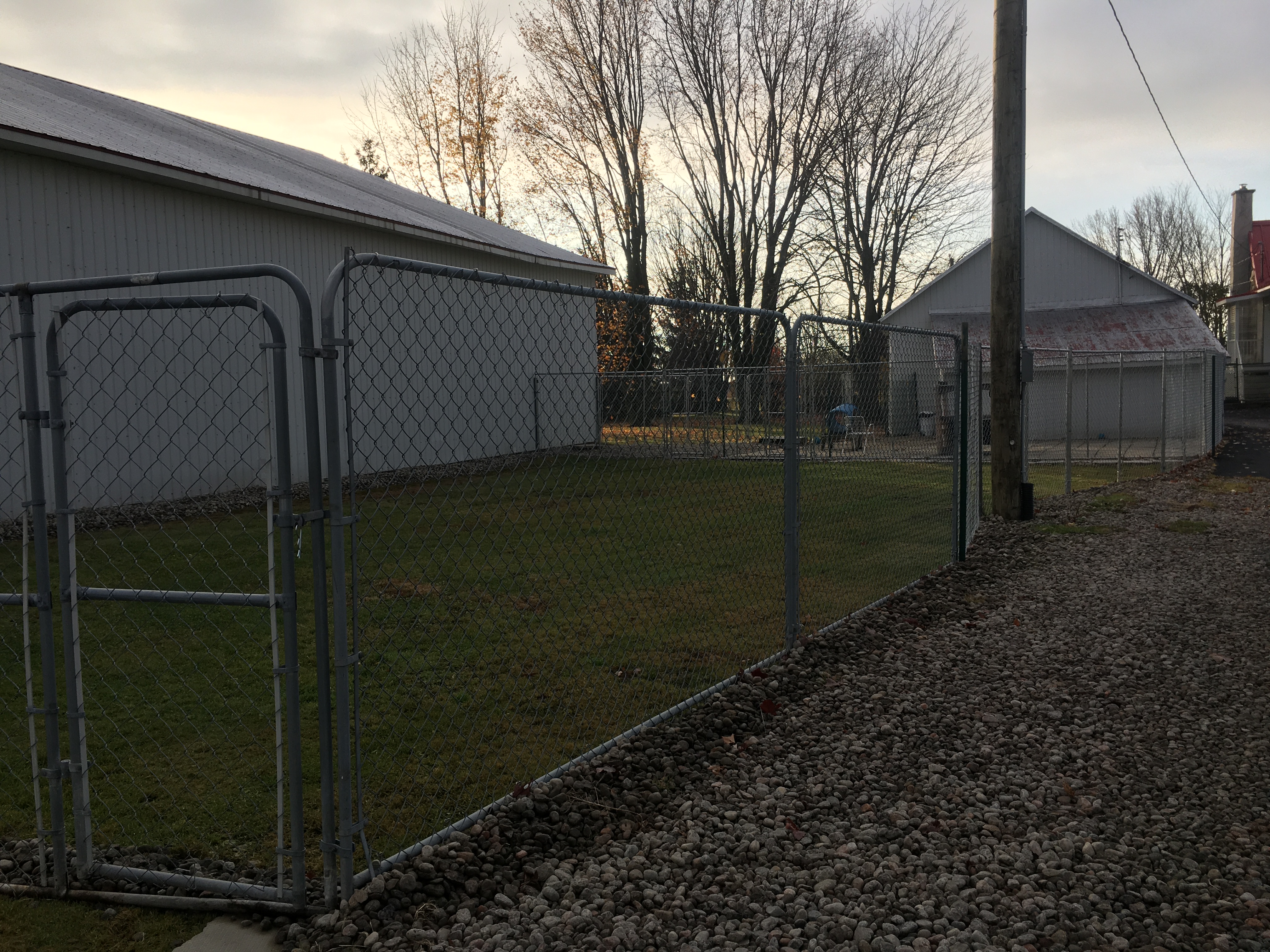 agrandissement de l'enclos 2019