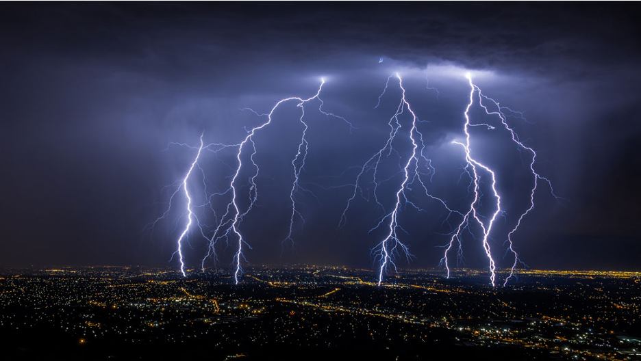 Mesmerizing fractal shapes of lightning bolts. Photo Credit: sciencenews.org