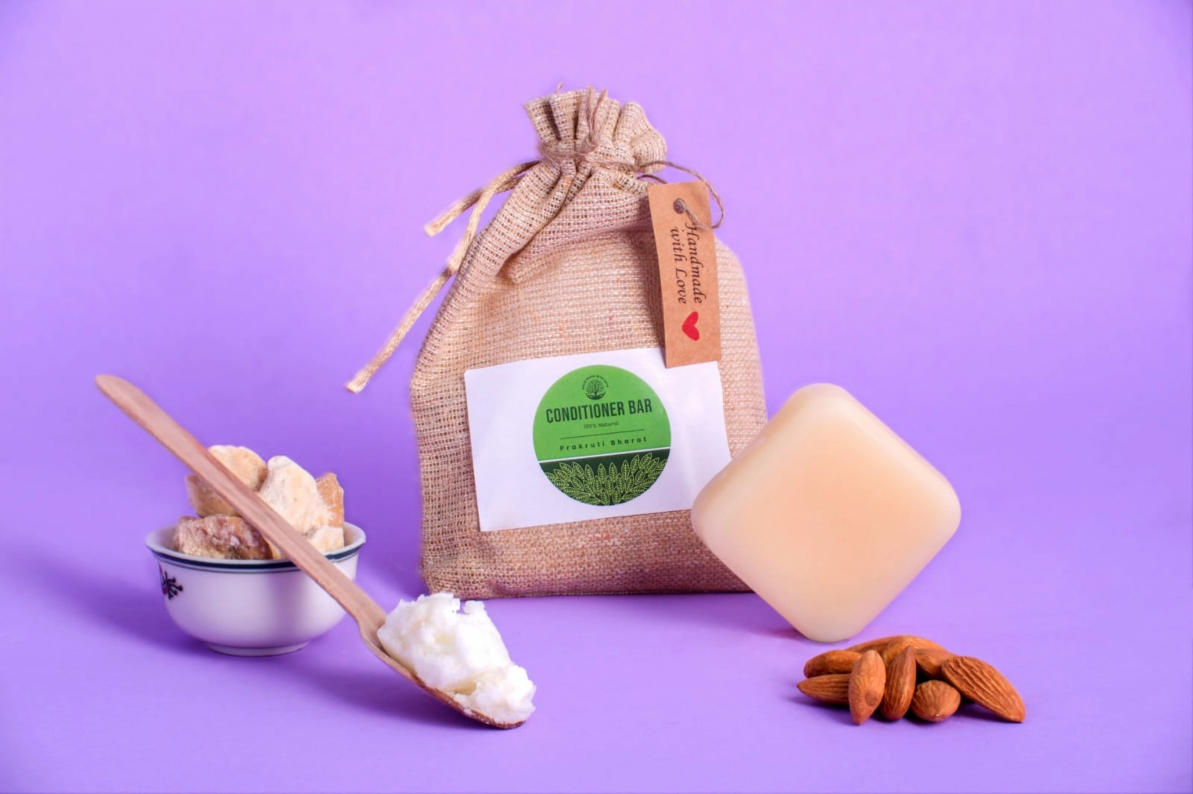 Conditioner bar with mango butter and argan oil for all hair type