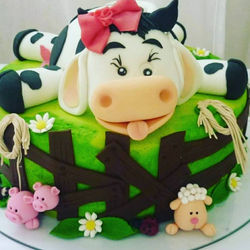 BOLO FAZENDINHA DA VACA