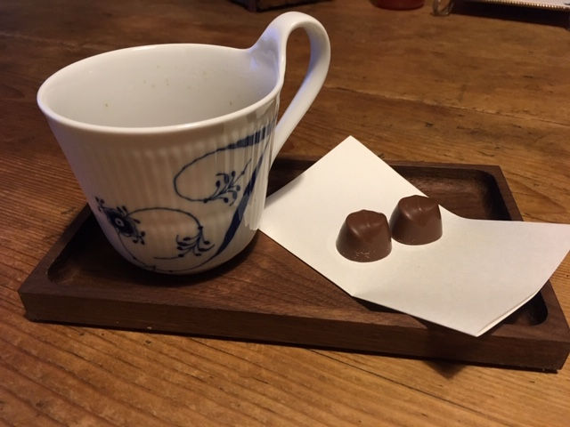 ウオールナットと青