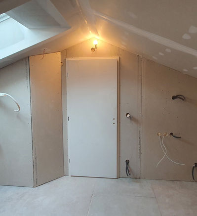 combles-d-une-maison-en-travaux-pour-isoler