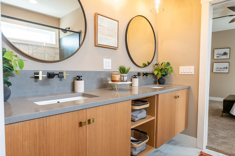 Goldfront Homes Bathroom