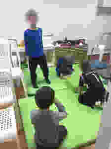 ילד עם קשיים חברתיים