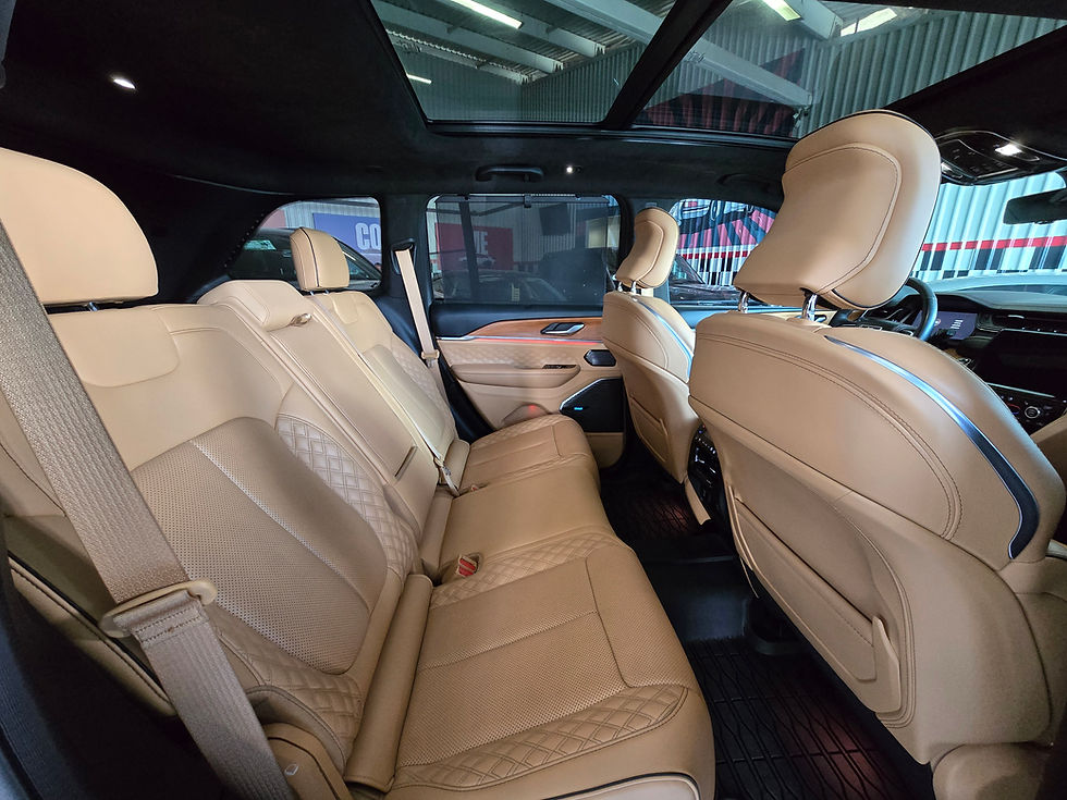 Miniatura: Jeep Grand Cherokee Summit 2022