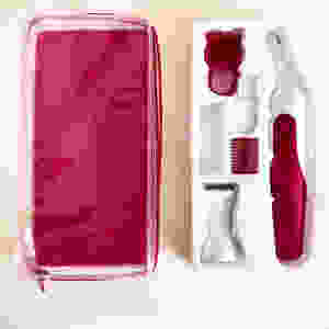 What is it? This is the hair removal tool with a difference. It has been specifically to target sensitive areas such as the face, underarms and bikini area which are all areas that suffer from irritation from a traditional razor.